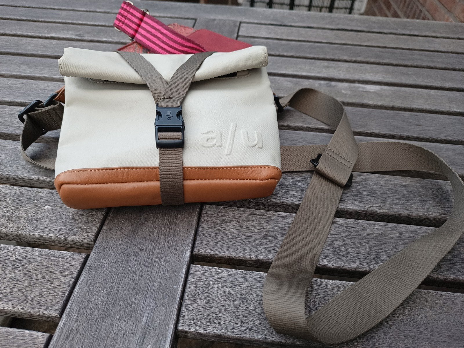 Aunts & Uncles Japan Tsu Crossbody Tas, Ophalen of Verzenden, Zo goed als nieuw, Beige, Schoudertasje