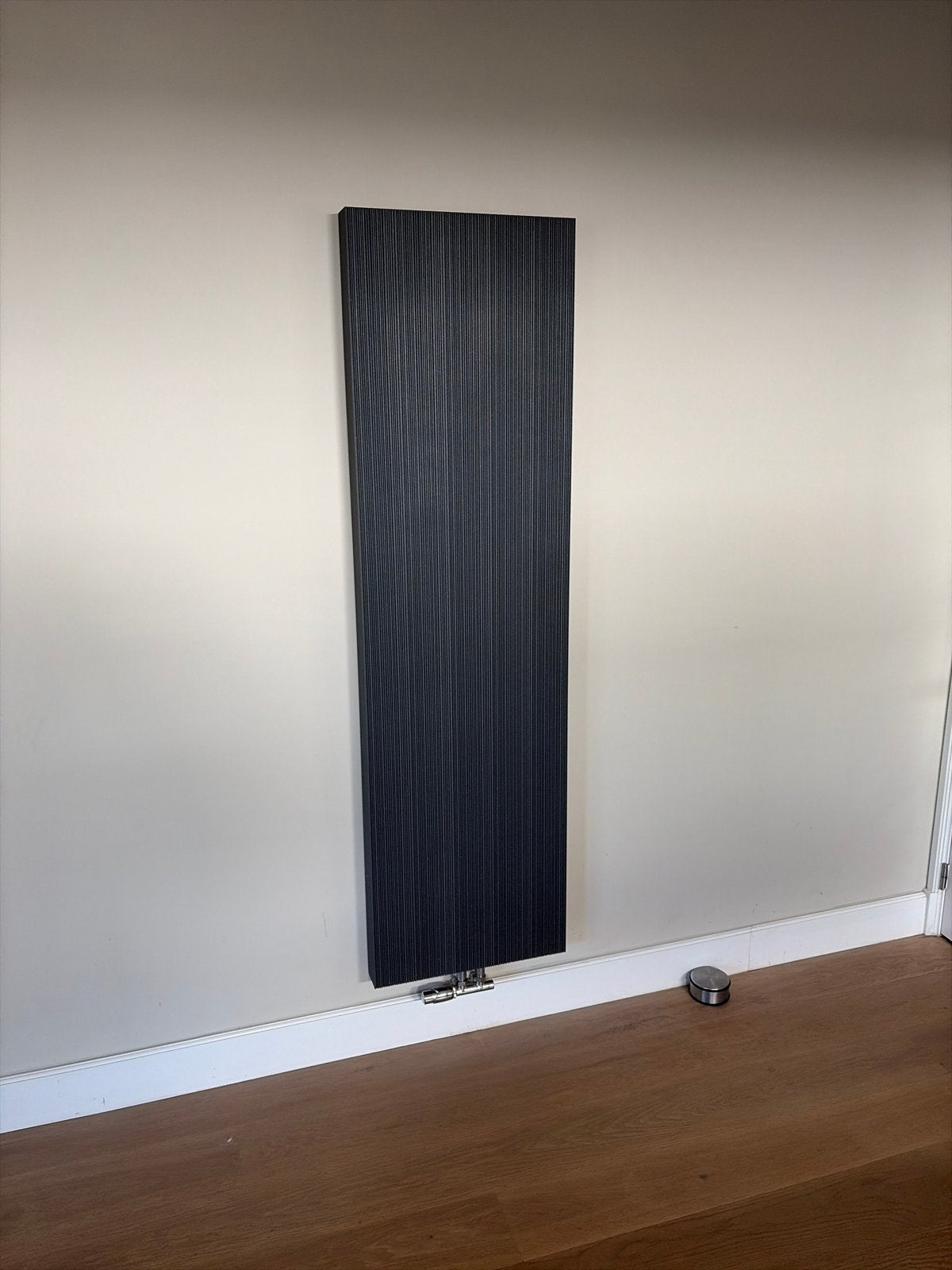 Thermic designradiator zwart - Zo goed als nieuw, Doe-het-zelf en Verbouw, Ophalen, Radiator, Minder dan 60 cm, Zo goed als nieuw