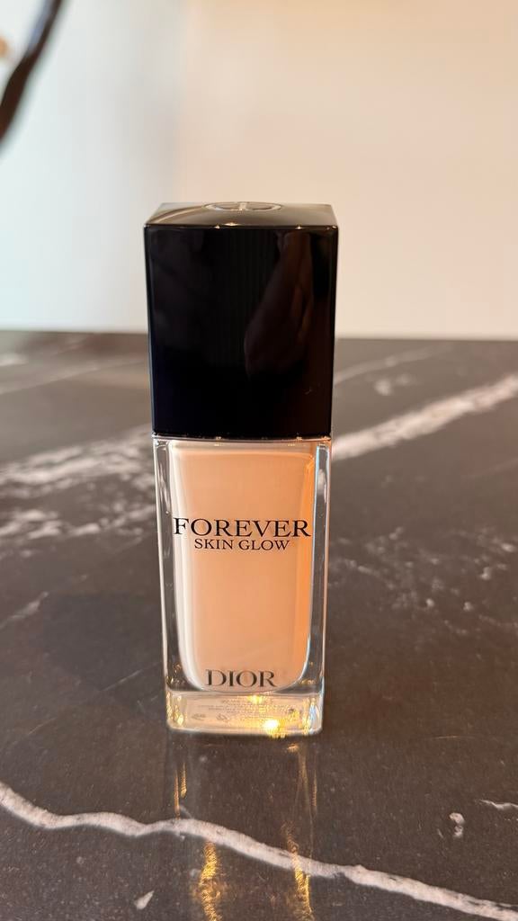 Dior Forever Skin Glow Foundation 0.5N, Gehele gezicht, Beige, Ophalen of Verzenden, Zo goed als nieuw