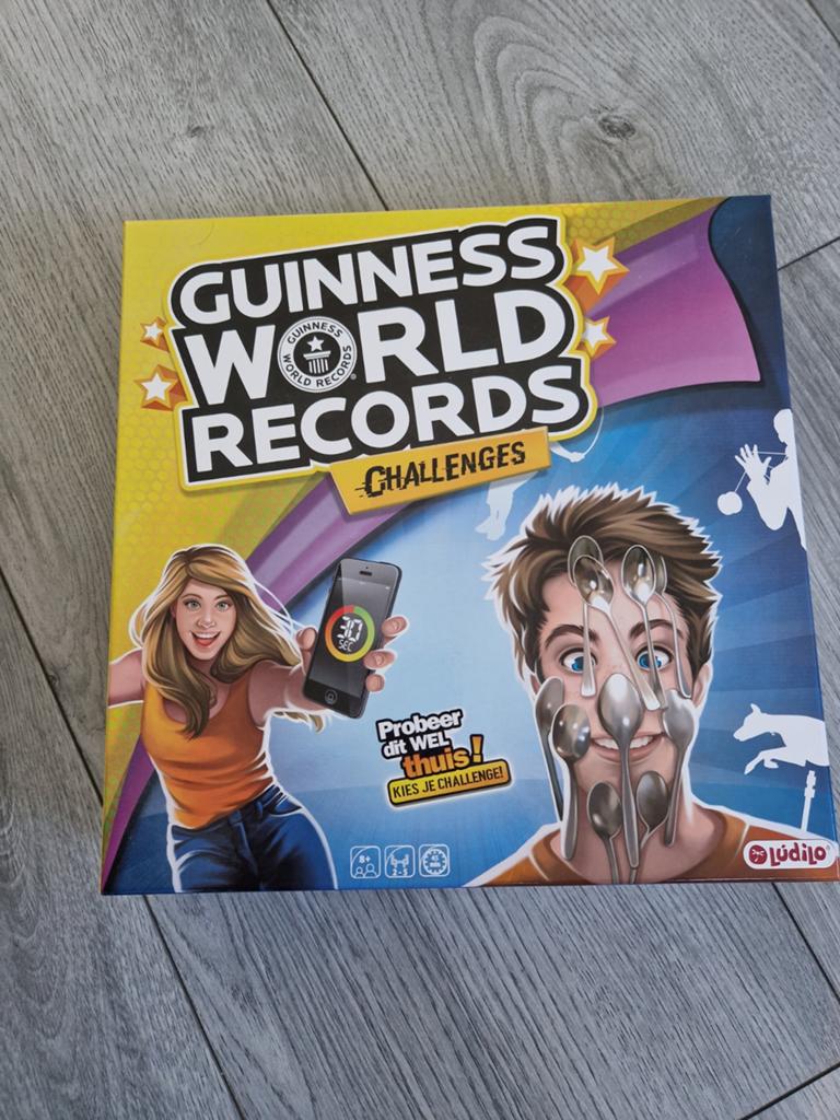 Guinness World Records Challenges Spel - Compleet, Hobby en Vrije tijd, Vijf spelers of meer, Ophalen of Verzenden, Zo goed als nieuw