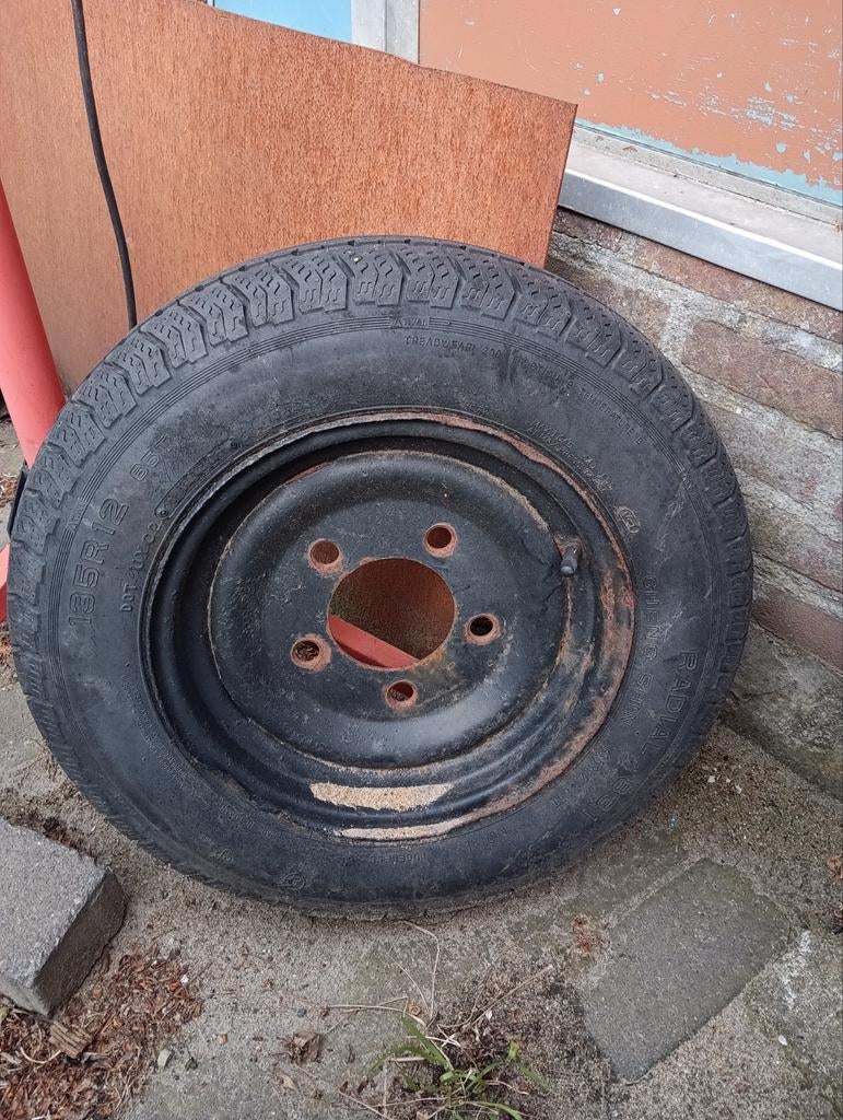 Banden 135R12, Auto diversen, Aanhangwagen-onderdelen, Ophalen, Gebruikt