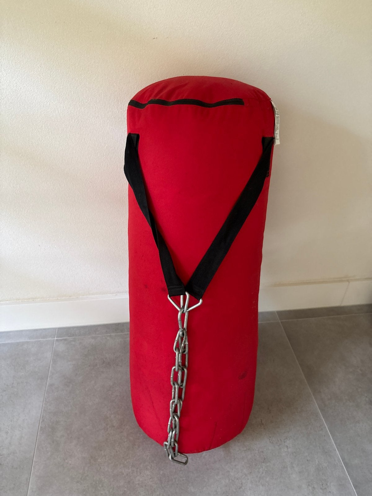 Rode bokszak met ketting en handschoenen, Ophalen, Gebruikt, Bokszak