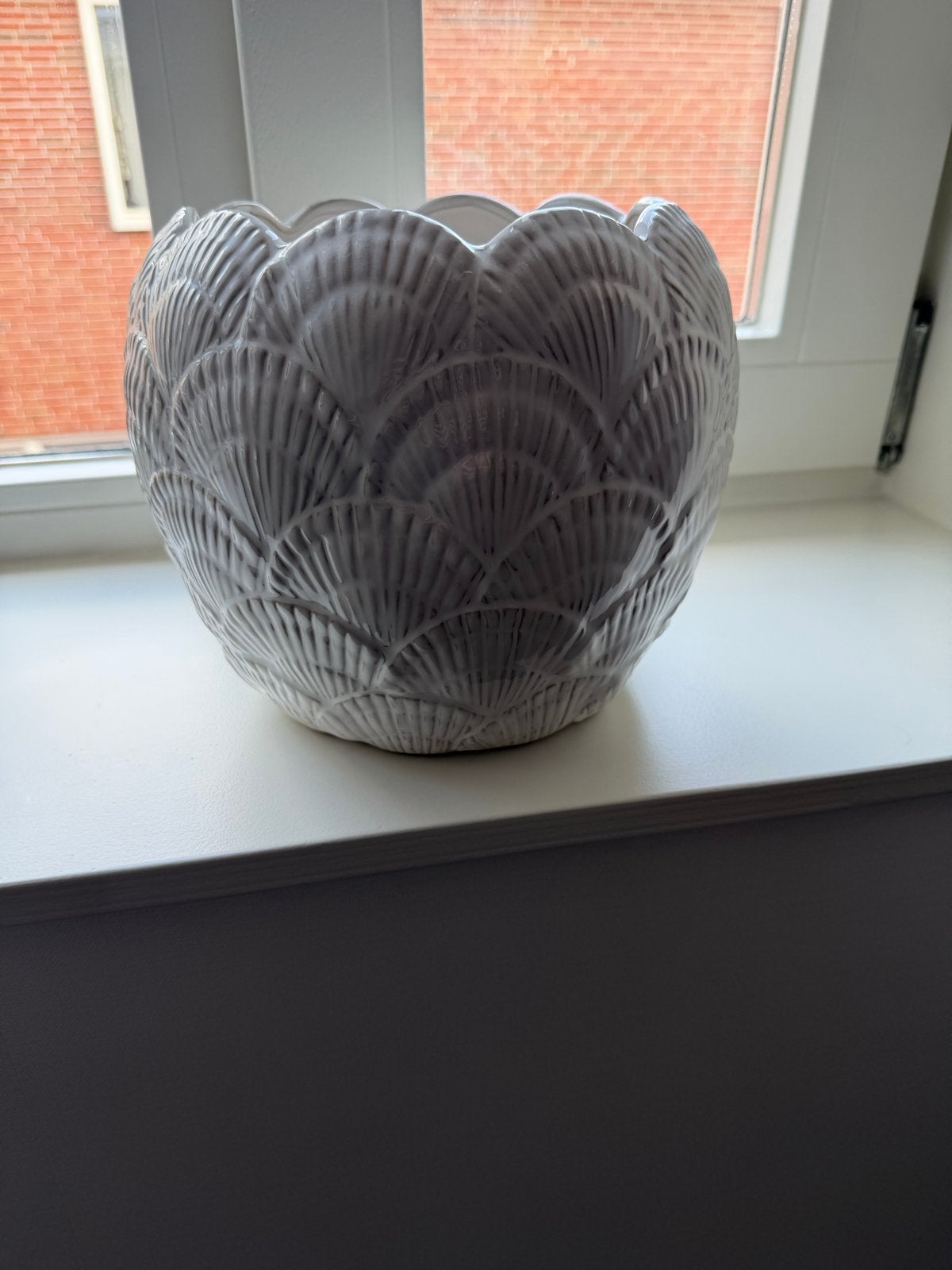 Rivièra Maison bloempot schelpdesign, Ophalen, Met patroon/structuur, Wit, Zo goed als nieuw