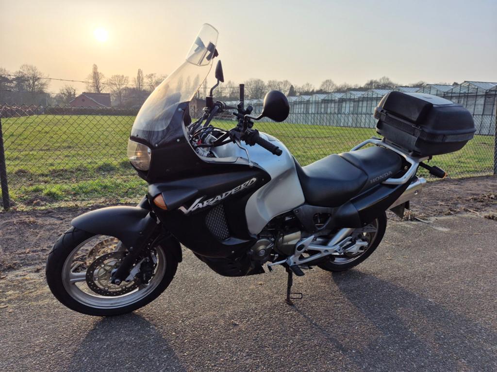XL1000 V Varadero bj 2000, Motoren, 2 cilinders, Gebruikt, Particulier, Handgeschakeld