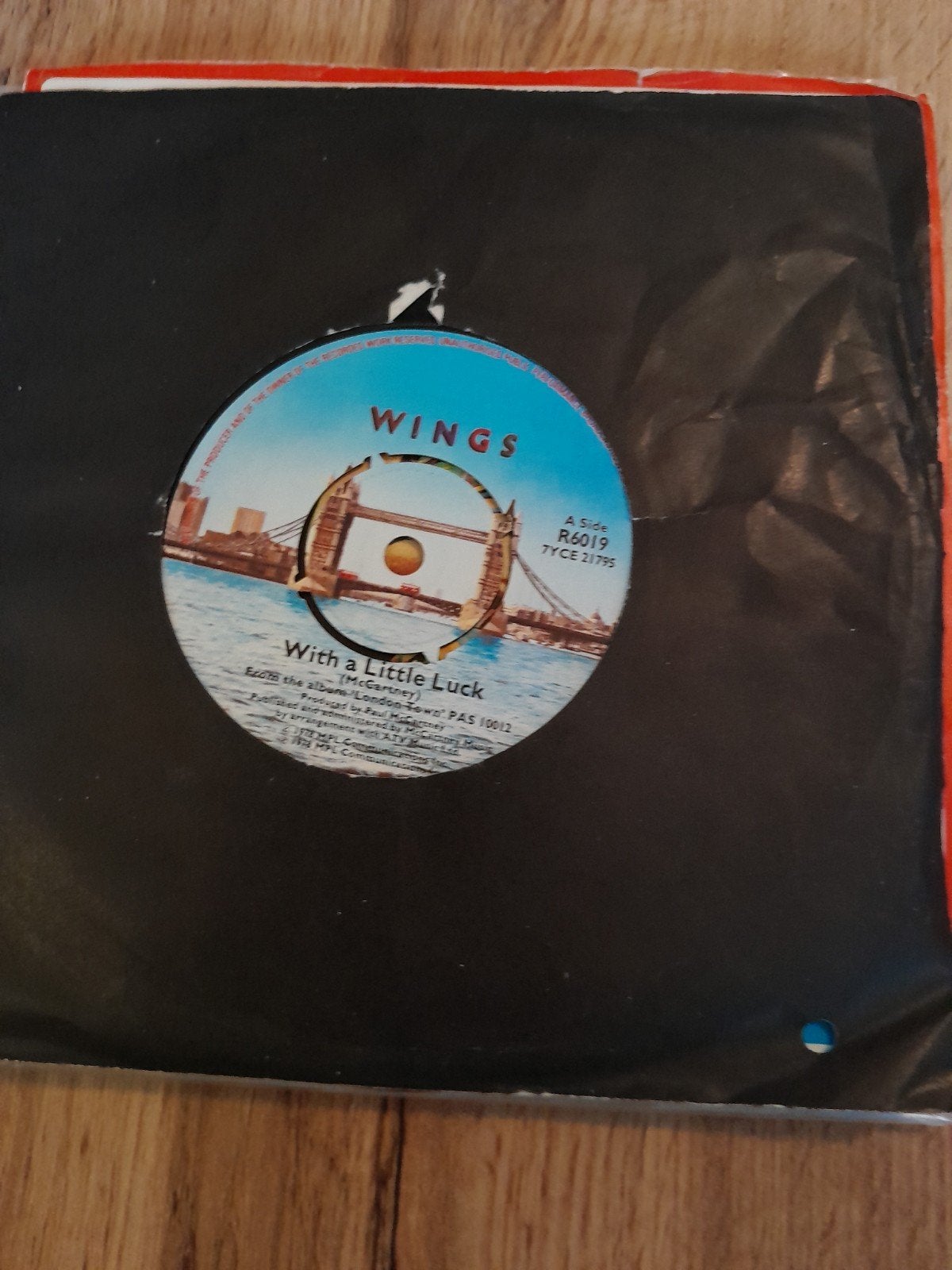 wings 7 inch with a little luck, Ophalen of Verzenden, Zo goed als nieuw, Pop
