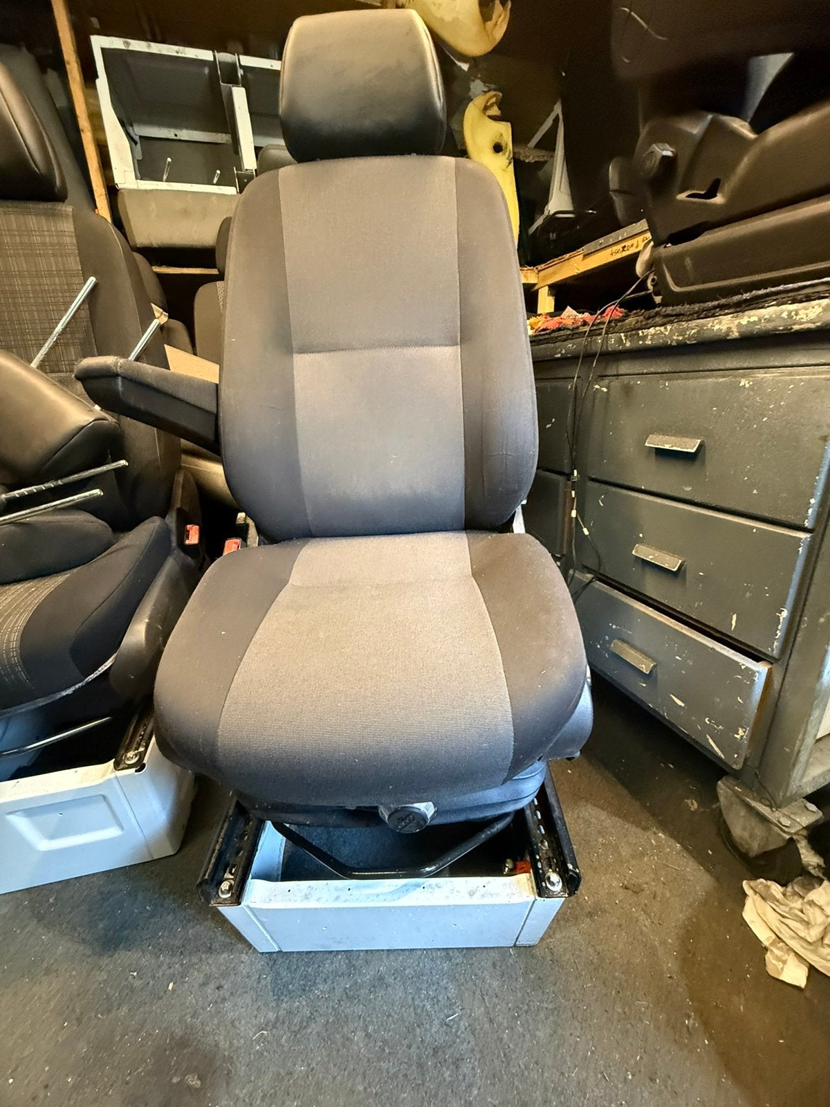 Luchtgeveerde bestuurdersstoel voor vw crafter/sprinter 906, Auto-onderdelen, Interieur en Bekleding, Ophalen, Gebruikt, Mercedes-Benz