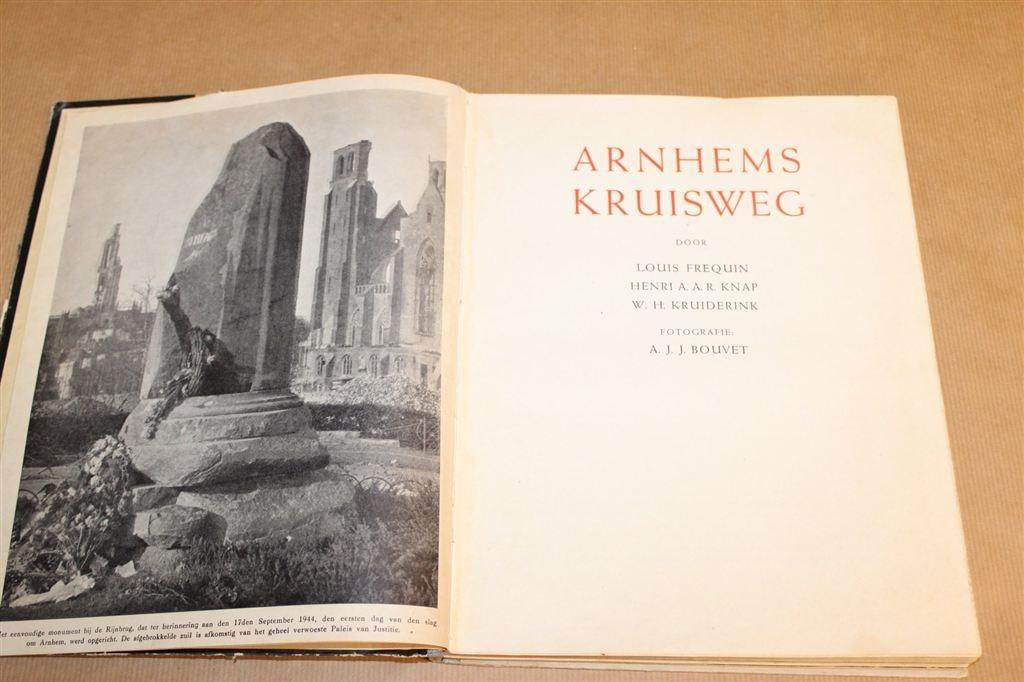 Arnhems Kruisweg — WOII Fotoboek Arnhem [Vintage 1946], Ophalen of Verzenden, Gelezen
