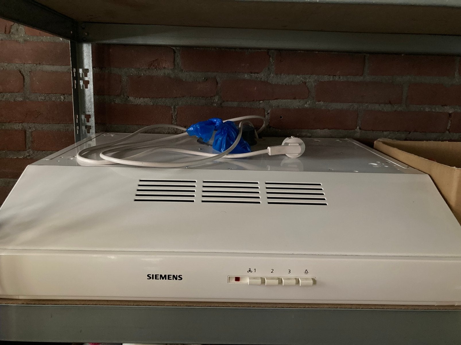 Afzuigkap Siemens wit onderbouw, Ophalen, Gebruikt, 200 tot 400 m³ per uur, Onderbouw afzuigkap