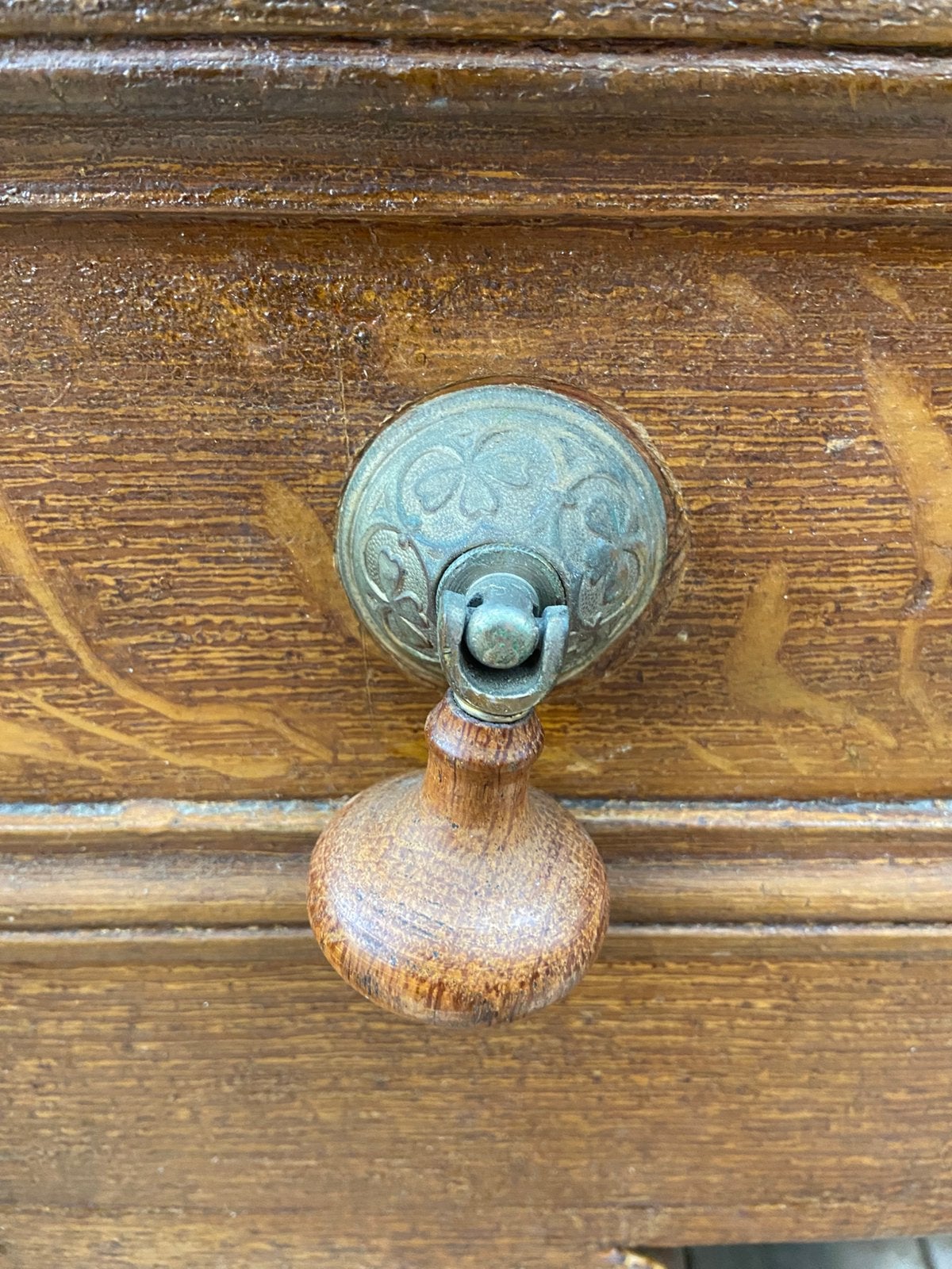 Een Frans brocante secretaire kast met klep, Ophalen
