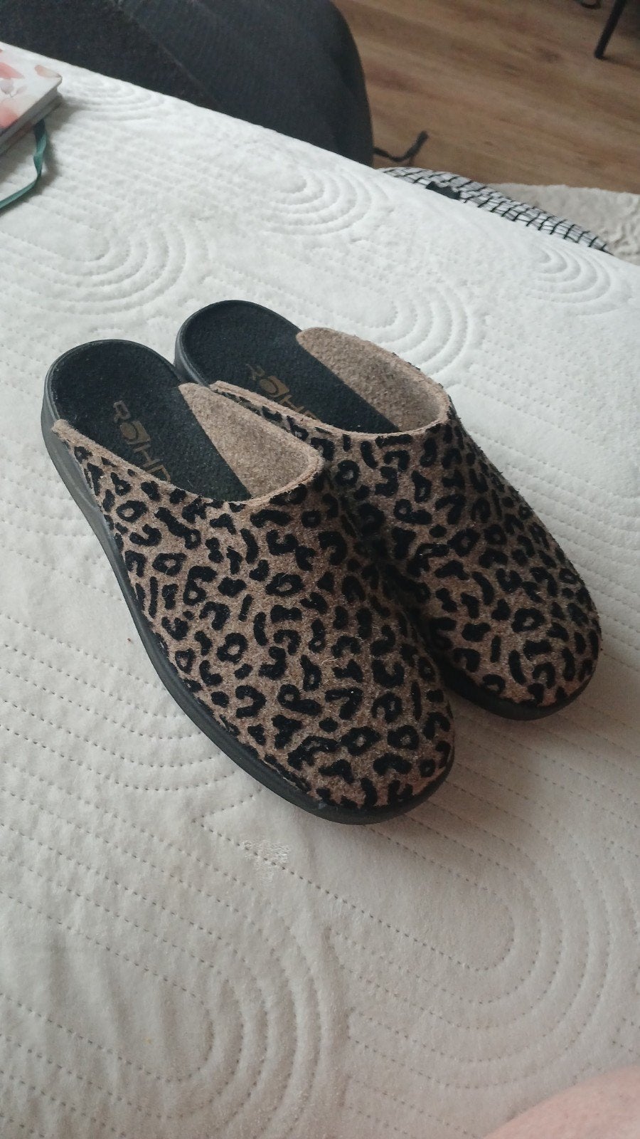 nieuwe pantoffels maat 41, Ophalen of Verzenden, Nieuw, Pantoffels of Sloffen