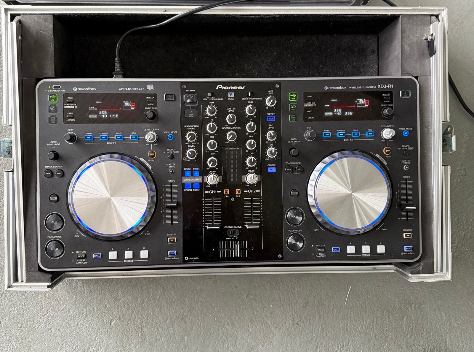 Pioneer XDJ-R1 DJ-set met flightcase en stofkap, Muziek en Instrumenten, Dj-sets en Draaitafels, Ophalen, Gebruikt, Dj-set, Pioneer