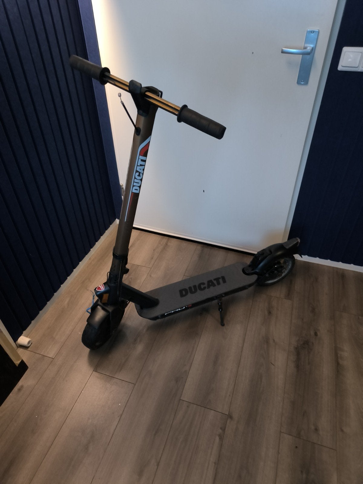 Ducati elektrische step, Ophalen, Gebruikt, Elektrische step (E-scooter), Ducati
