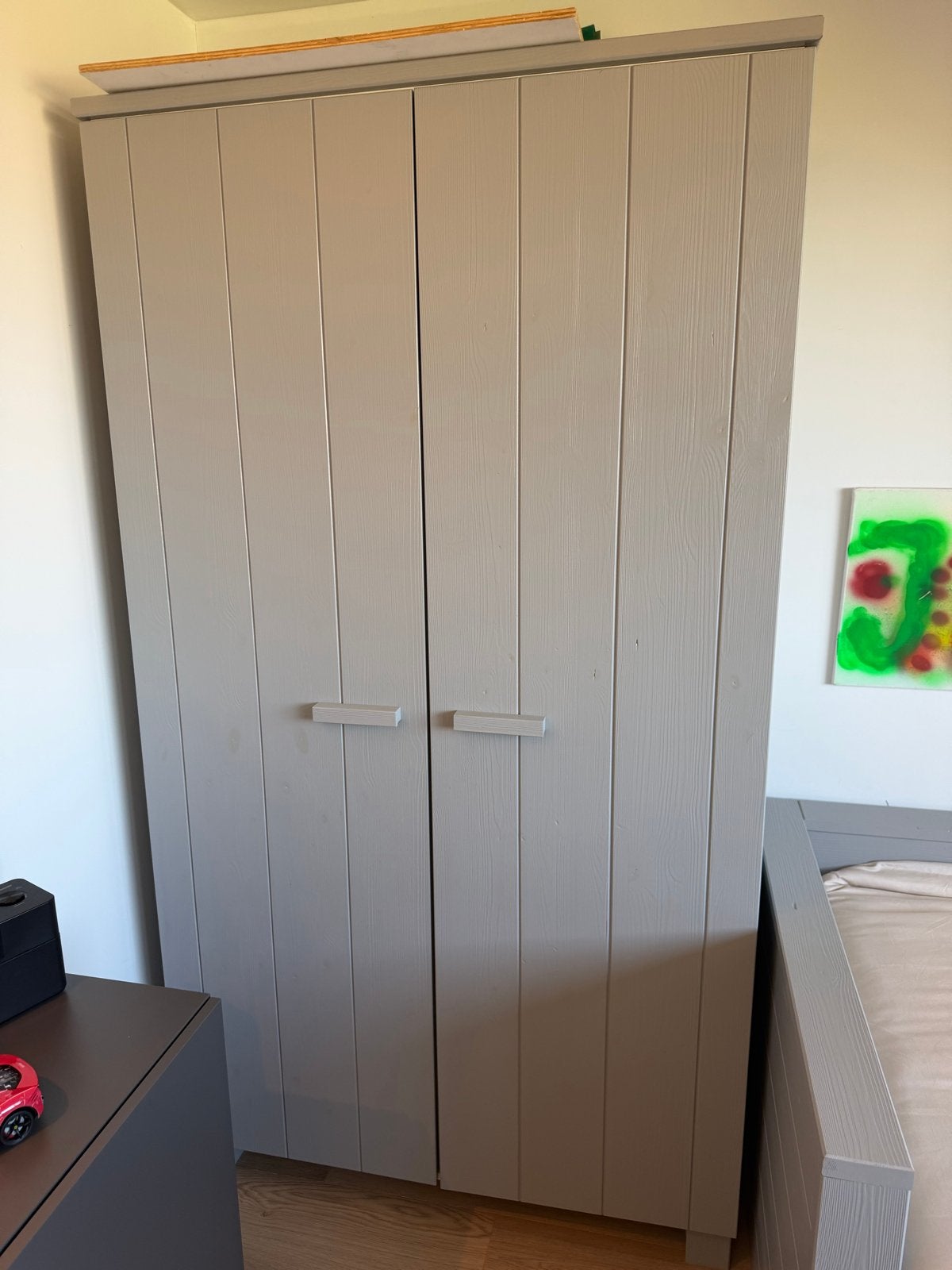 Woood Dennis Kledingkast Betongrijs, Huis en Inrichting, Ophalen, Gebruikt, 100 tot 150 cm, 200 cm of meer