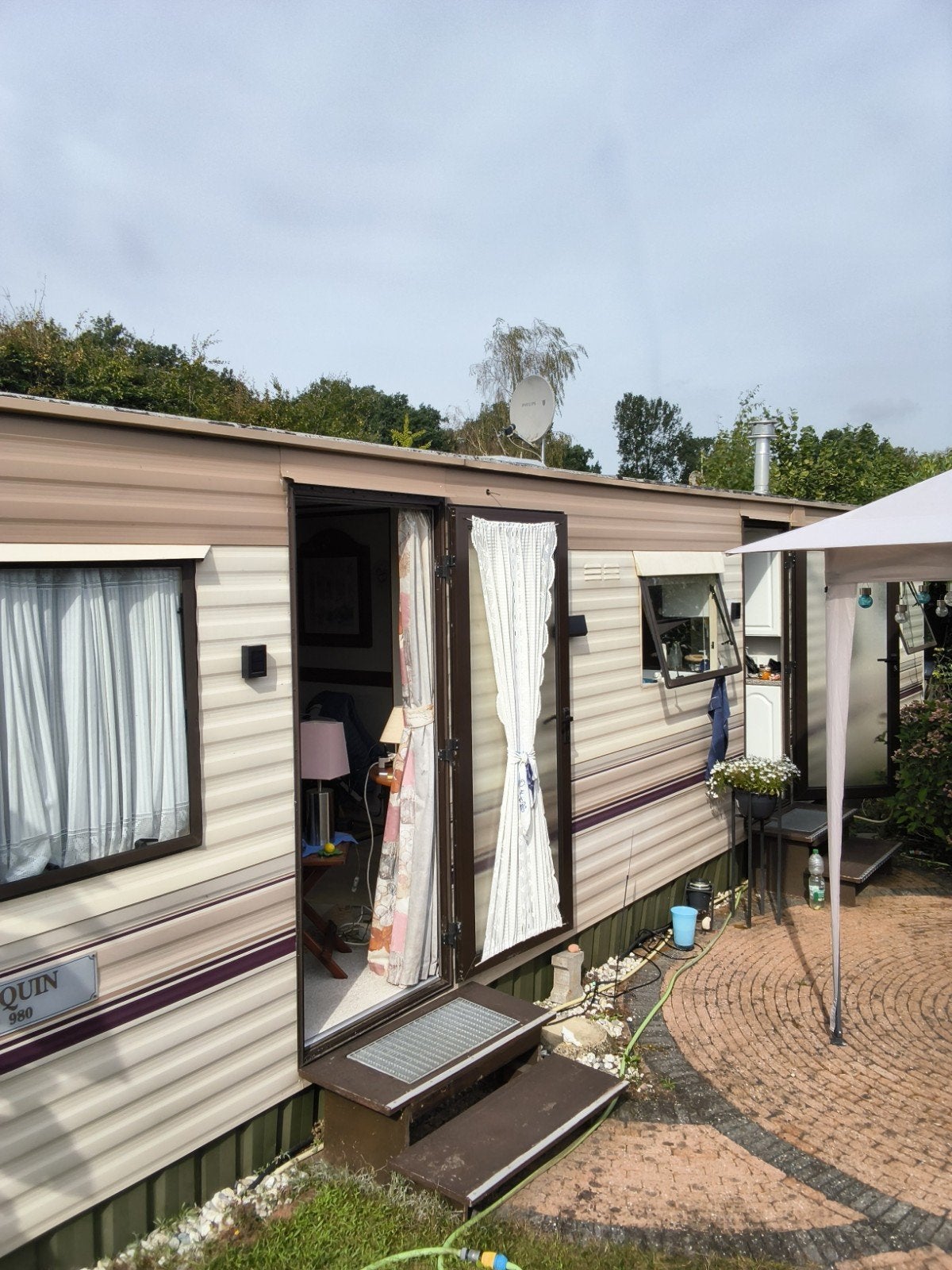 In zeer goede staat verkerende Sta Caravan incl Transport.