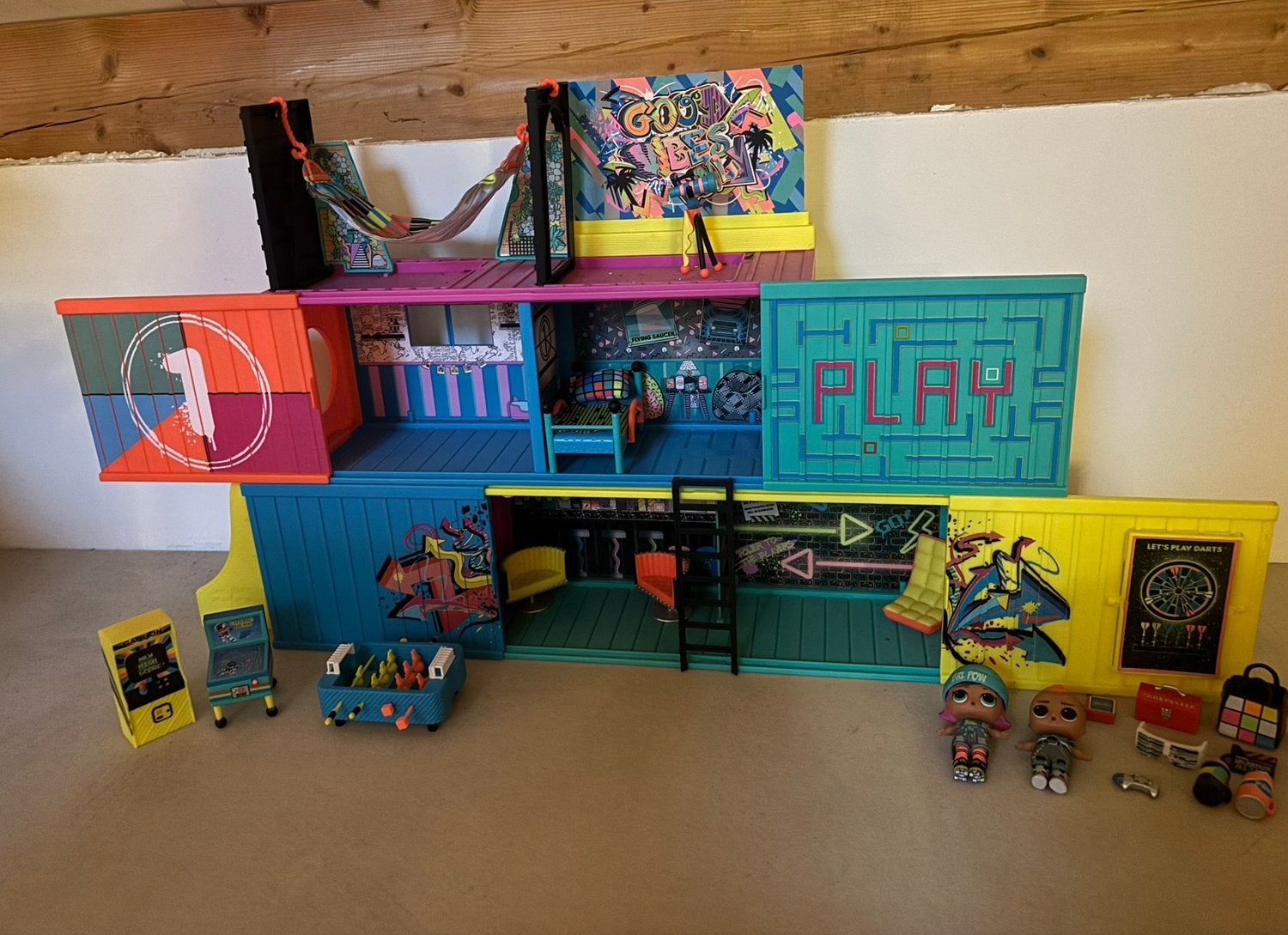 L.O.L. Surprise! Clubhouse, Ophalen of Verzenden, Zo goed als nieuw, Poppenhuis