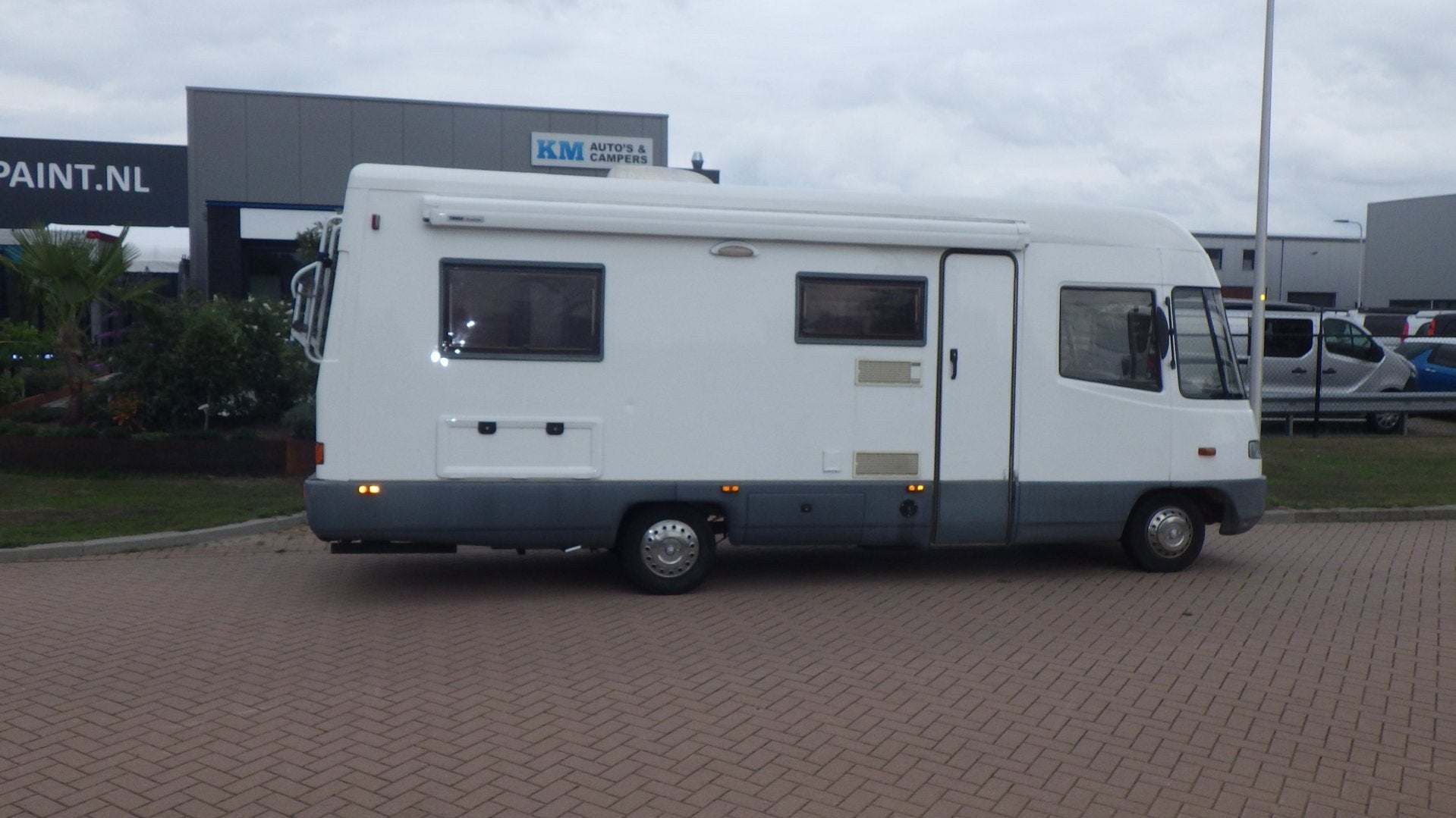 Mercedes-Benz 410D Automaat kijk ook even wwwkmautosnl, Caravans en Kamperen, Mercedes-Benz, Bedrijf, Diesel, Tot en met 6