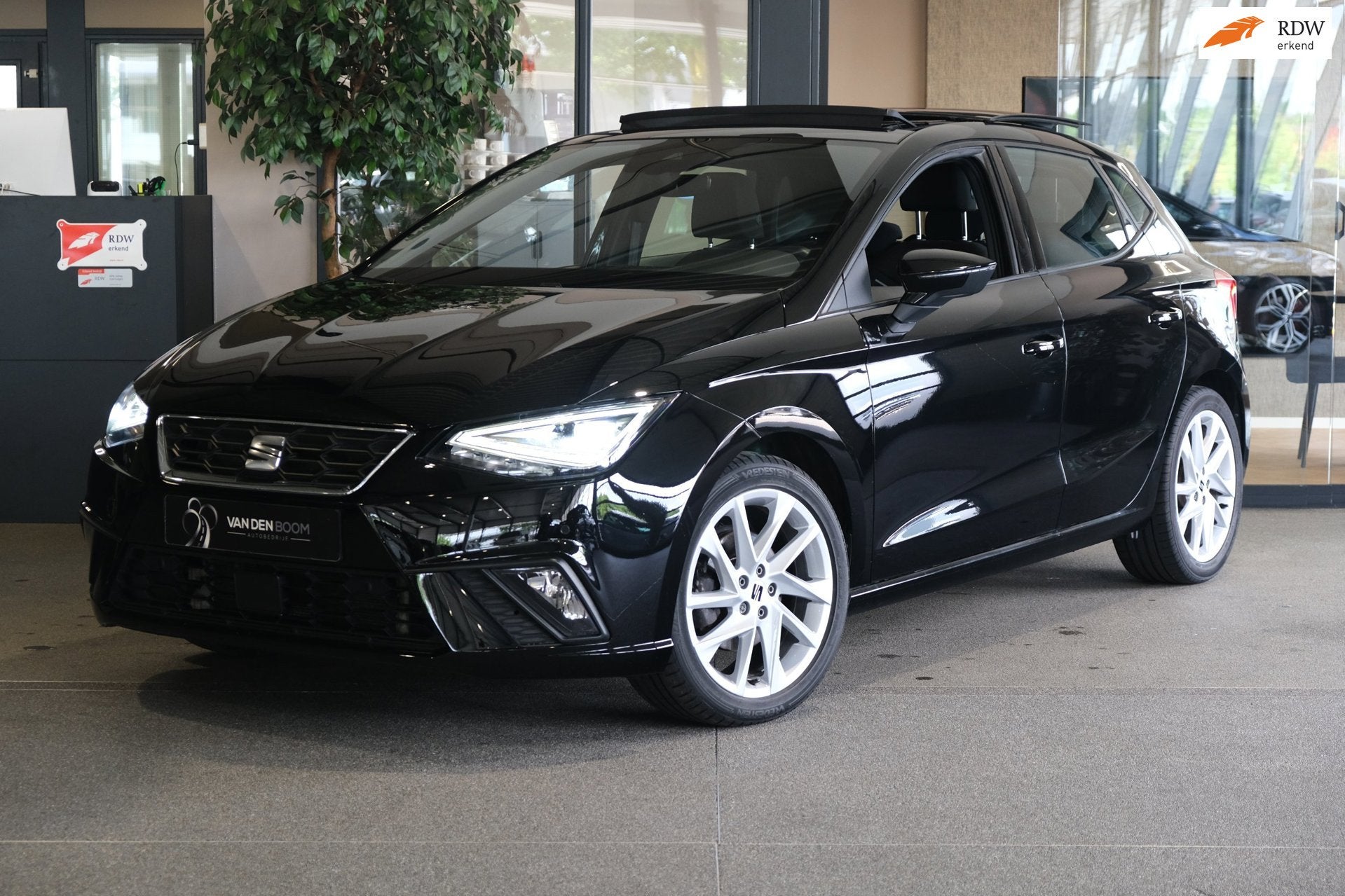 Seat Ibiza 1.0 EcoTSI FR DSG 110PK Facelift Pano Led Navi Ca, Auto's, Seat, Stof, Gebruikt, Zwart, 580 kg