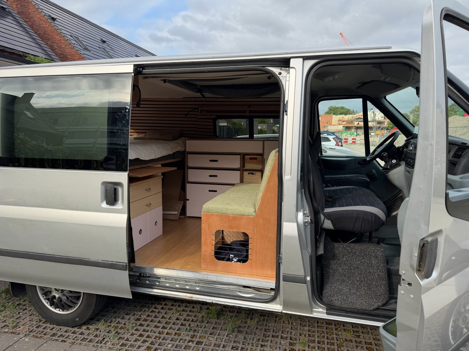 Ford Transit Camper 2010 euro 5 L2H1 - Klaar voor avontuur!, Chemisch toilet, Buscamper of Camperbus, Reservewiel, Particulier