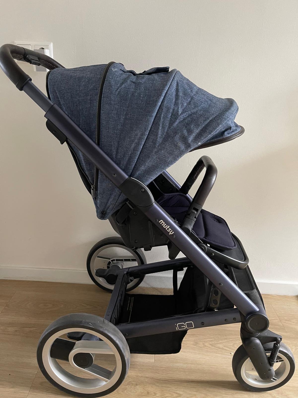 Kinderwagen set Mutsy met Maxicosi, Ophalen, Gebruikt