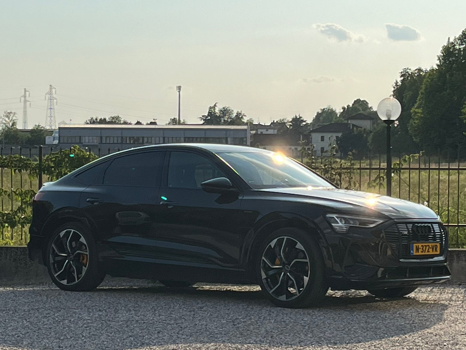 Audi e-tron 55 Quattro 408pk dec. 2021 Zwart, Automaat, 131 €/maand, 1800 kg, Zwart