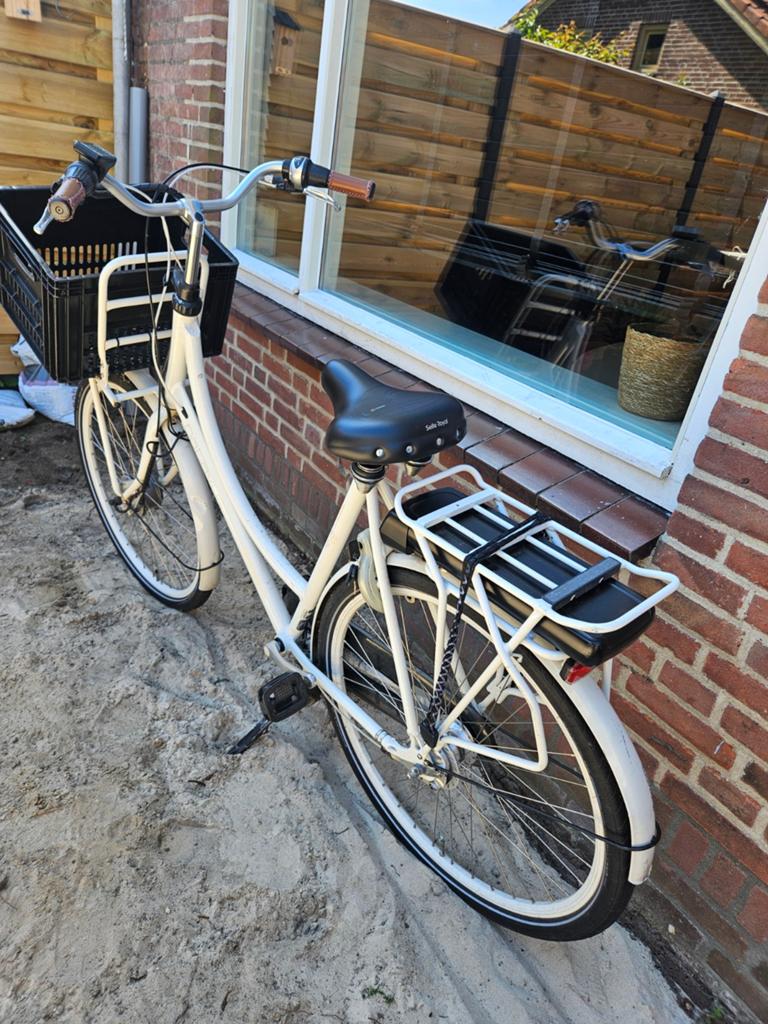 Batavus E-bike met mand en achterdrager, Ophalen, Minder dan 30 km per accu, Gebruikt, Batavus