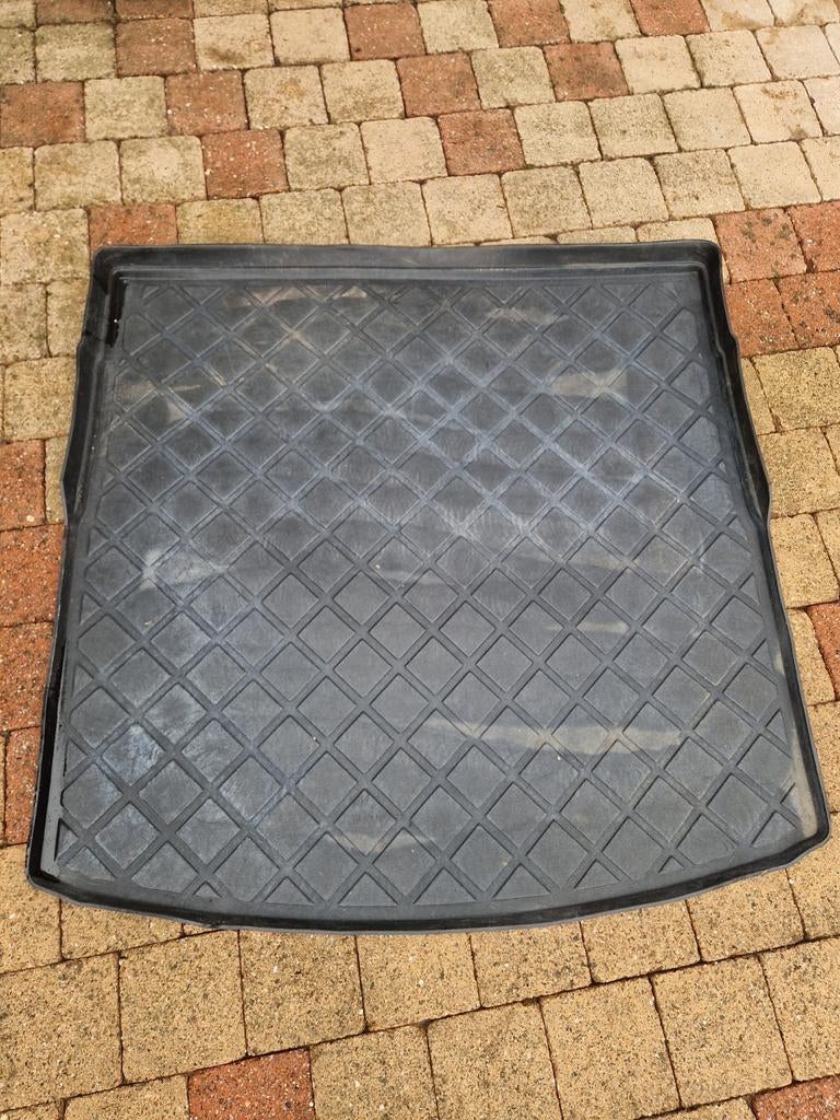 Kofferbakmat voor Seat Leon ST, Ophalen, Gebruikt