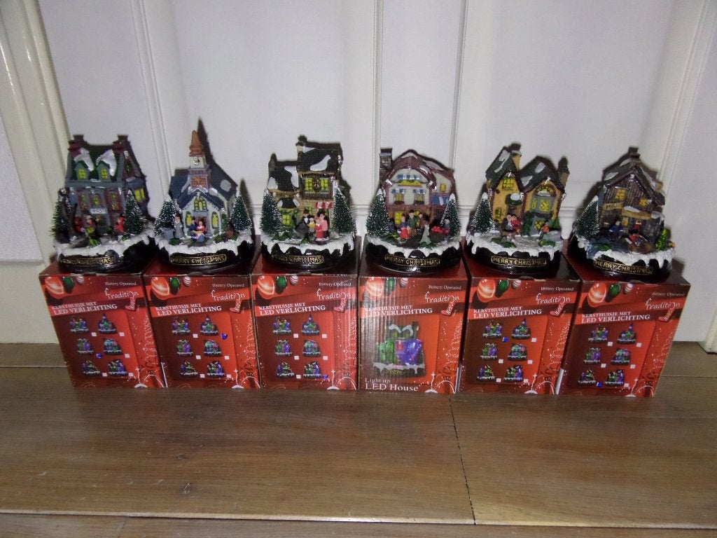6 stuks kersthuisjes, Ophalen, Zo goed als nieuw