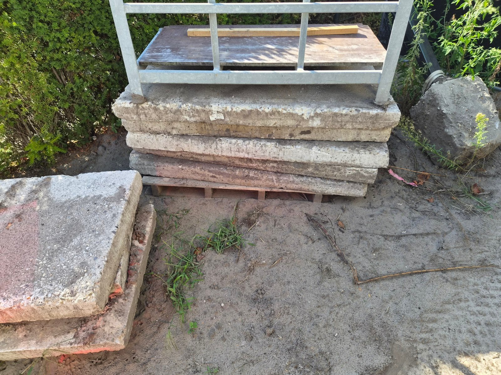 Gratis gebruikte betonplaten 1.50x0.75, Ophalen, Gebruikt, 5 tot 10 m², Beton