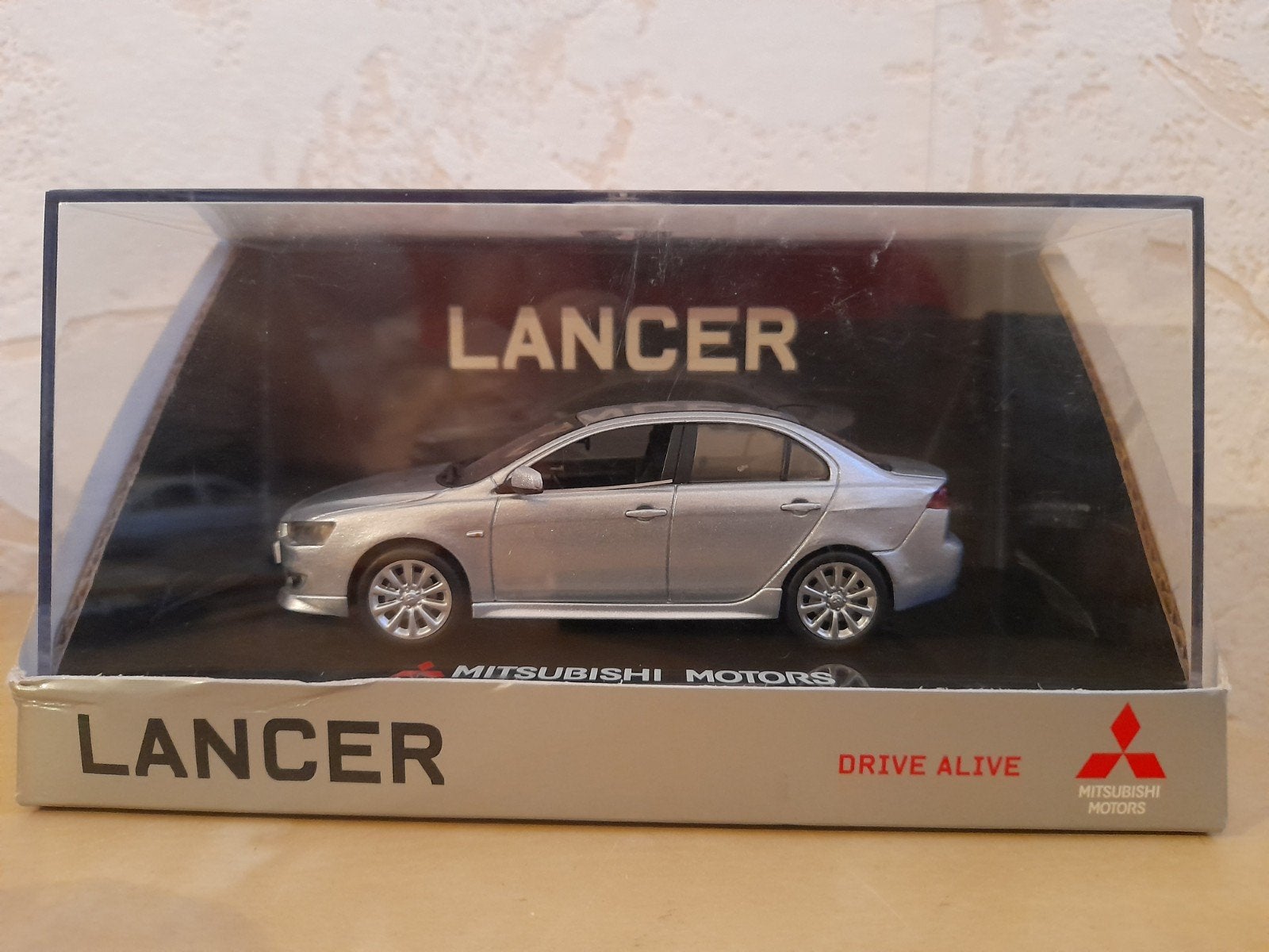 Mitsubishi Lancer Sedan 2009 Vitesse 1/43 (Incl Ovp), Ophalen of Verzenden, Zo goed als nieuw, Auto, Overige merken