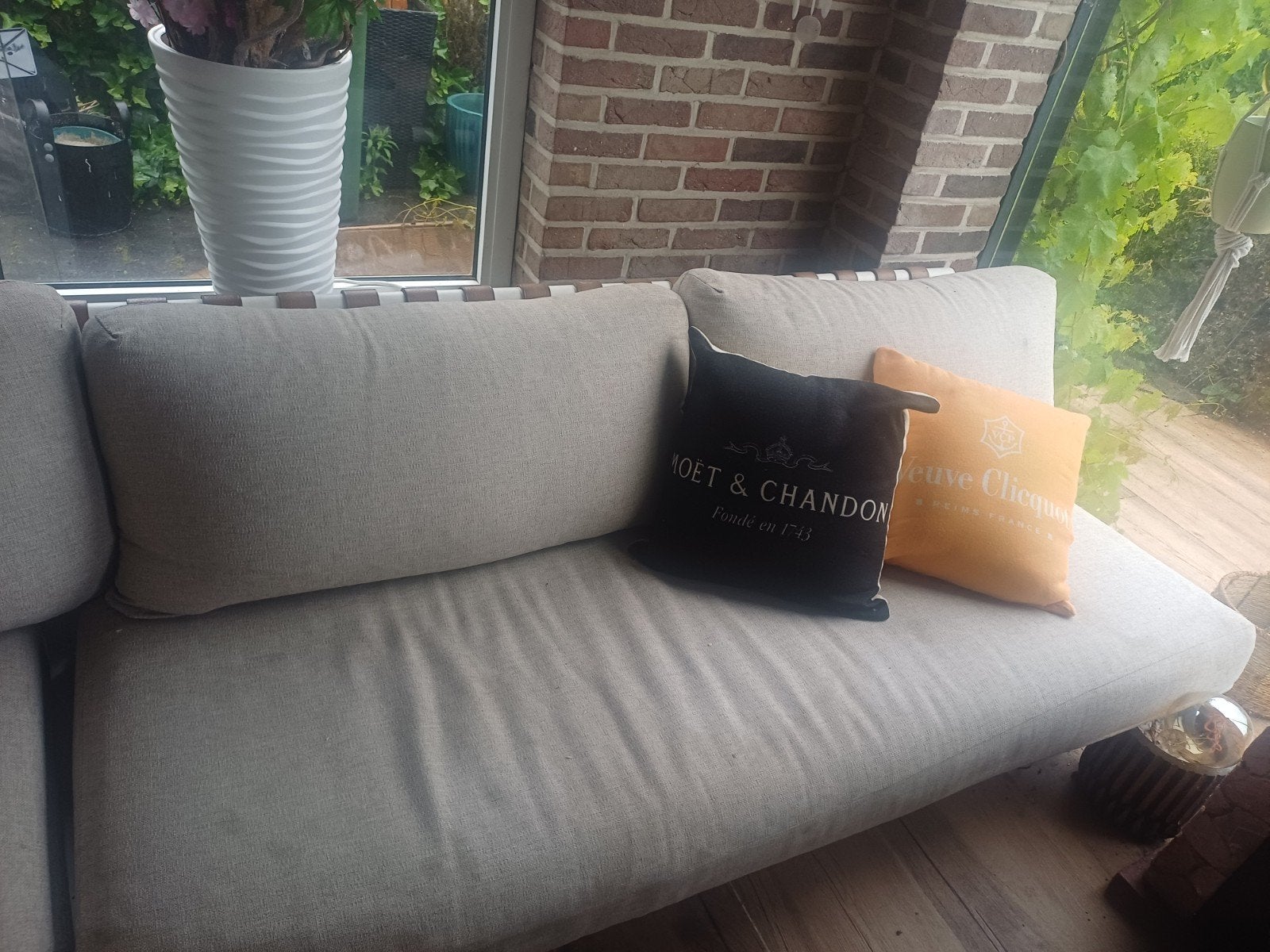 Comfortabele loungebank met stoffen kussens / rits, Ophalen of Verzenden, Gebruikt, Overige materialen, Modern, Lounge