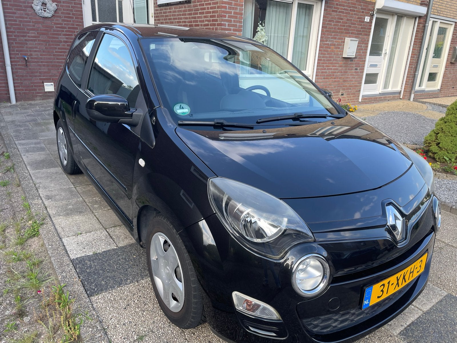 Renault Twingo AUTOMAAT 1.2 16V Quickshift 2012 Zwart, 74 pk, 4 cilinders, 4 stoelen, Zwart