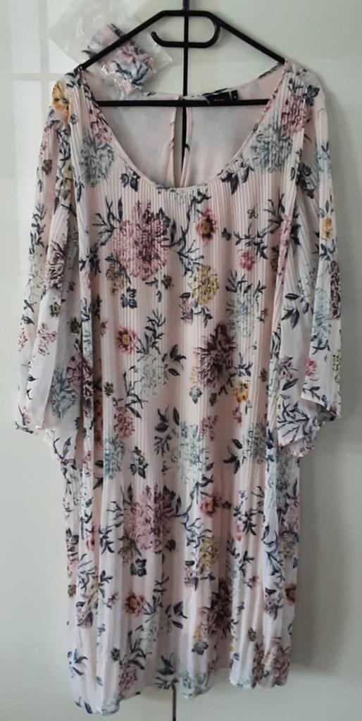 Zomerse, zachtroze Zizzi plissé jurk, bloemen, mt XL 54, Zizzi Plus Size, Jurk, Ophalen of Verzenden, Zo goed als nieuw