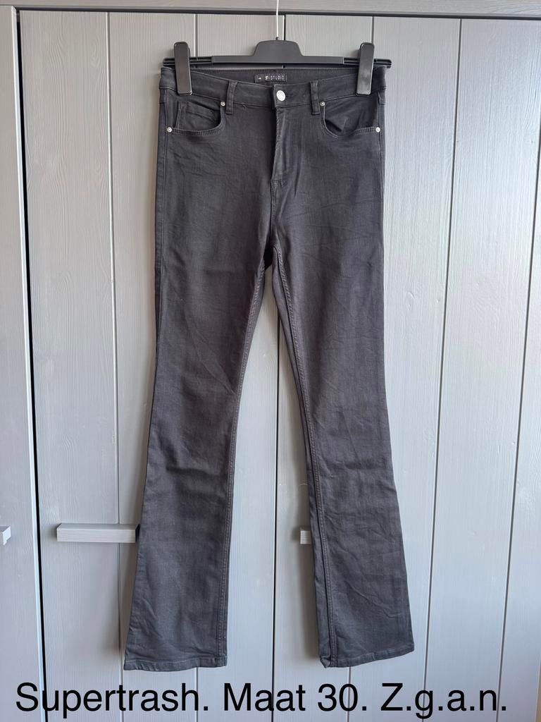 Supertrash zwarte flared jeans, maat 30, z.g.a.n., Maat 38/40 (M), Zwart, Ophalen of Verzenden, Zo goed als nieuw