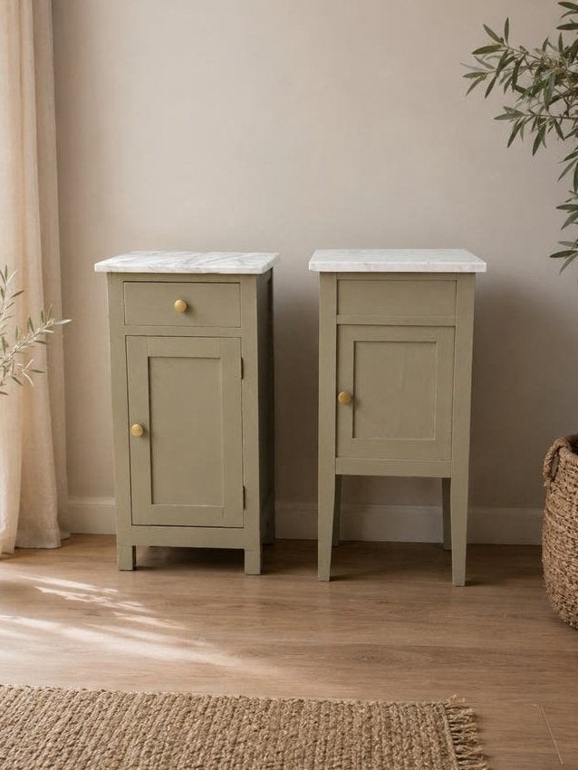 Vintage nachtjastjes met marmeren blad, Ophalen of Verzenden, 70 cm of meer, Hout, 65 cm of meer