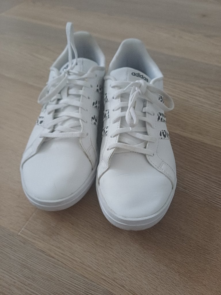Adidas sneakers, maat 41 1/3, panterprint, topstaat!!!!, Ophalen of Verzenden, Zo goed als nieuw, Wit, Sneakers of Gympen