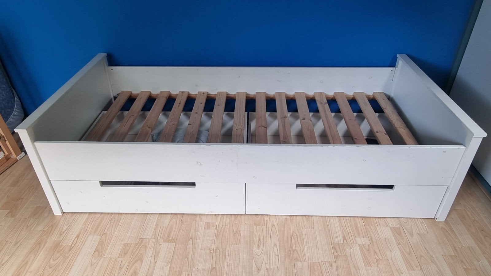 Wit eenpersoonsbed met lades en lattenbodem (Mika), Ophalen, Gebruikt, 90 cm, Eenpersoons