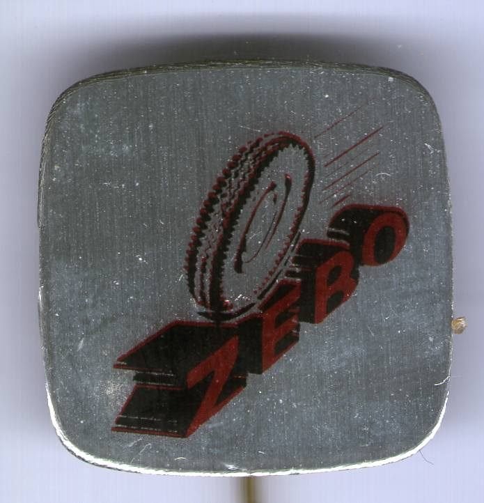 ZEBO auto banden blik speldje ( H_153), Verzenden, Zo goed als nieuw, Transport, Speldje of Pin