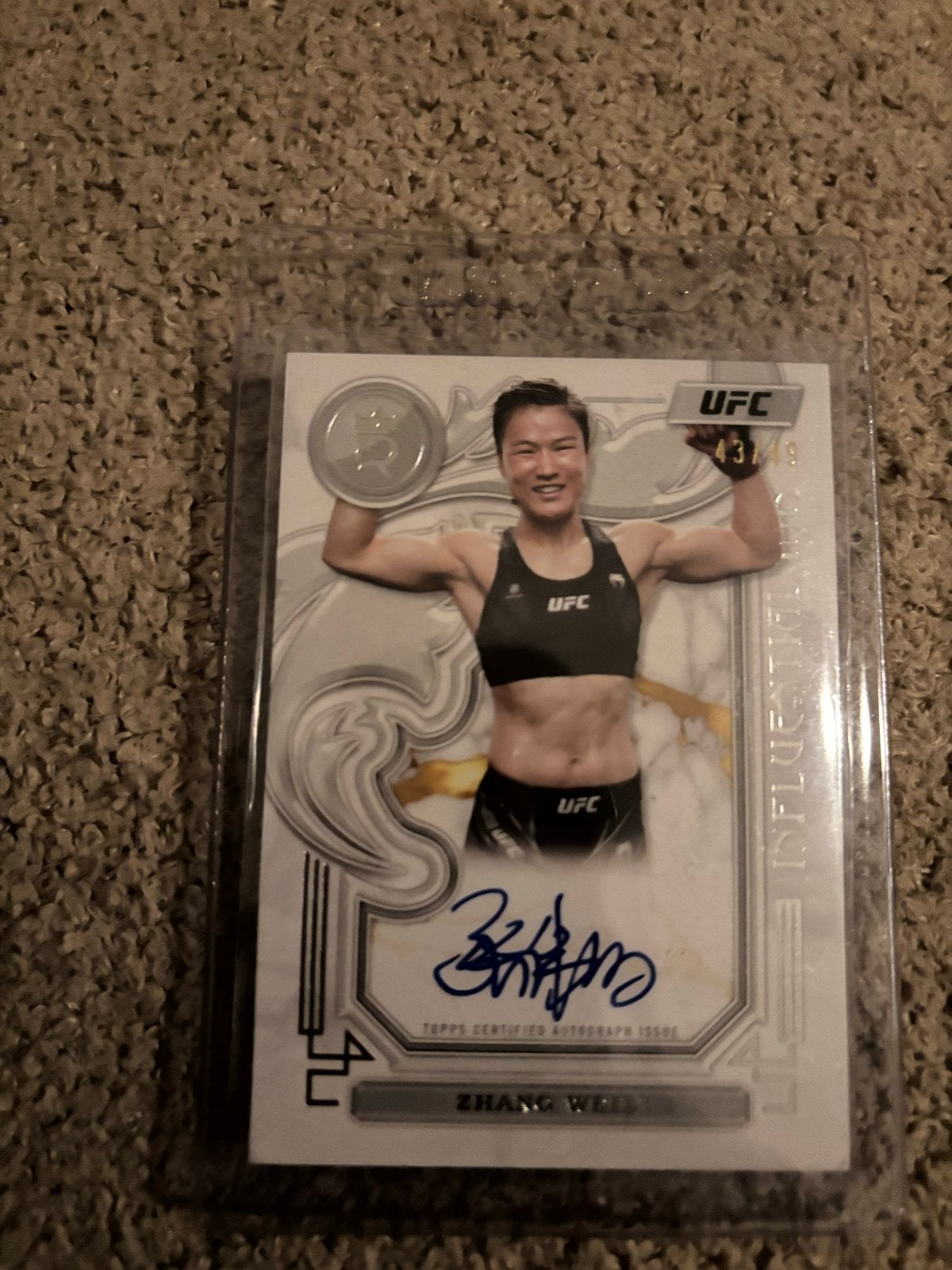 Zhang Weili gesigneerde UFC Topps kaart, Ophalen of Verzenden, Zo goed als nieuw, Overige sporten, Spelerskaart