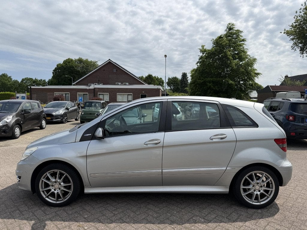 Mercedes-Benz B-klasse 180 BlueEFFICIENCY Business CLass | A, Voorwielaandrijving, Gebruikt, Zwart, 4 cilinders