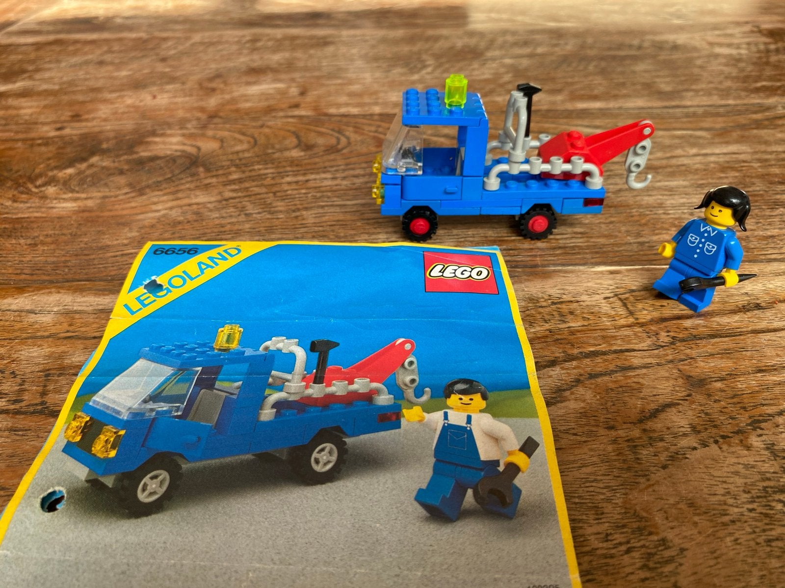 Lego Legoland takelwagen 6656 met minifiguur en instructies, Overige thema's, Lego, Ophalen of Verzenden, Zo goed als nieuw