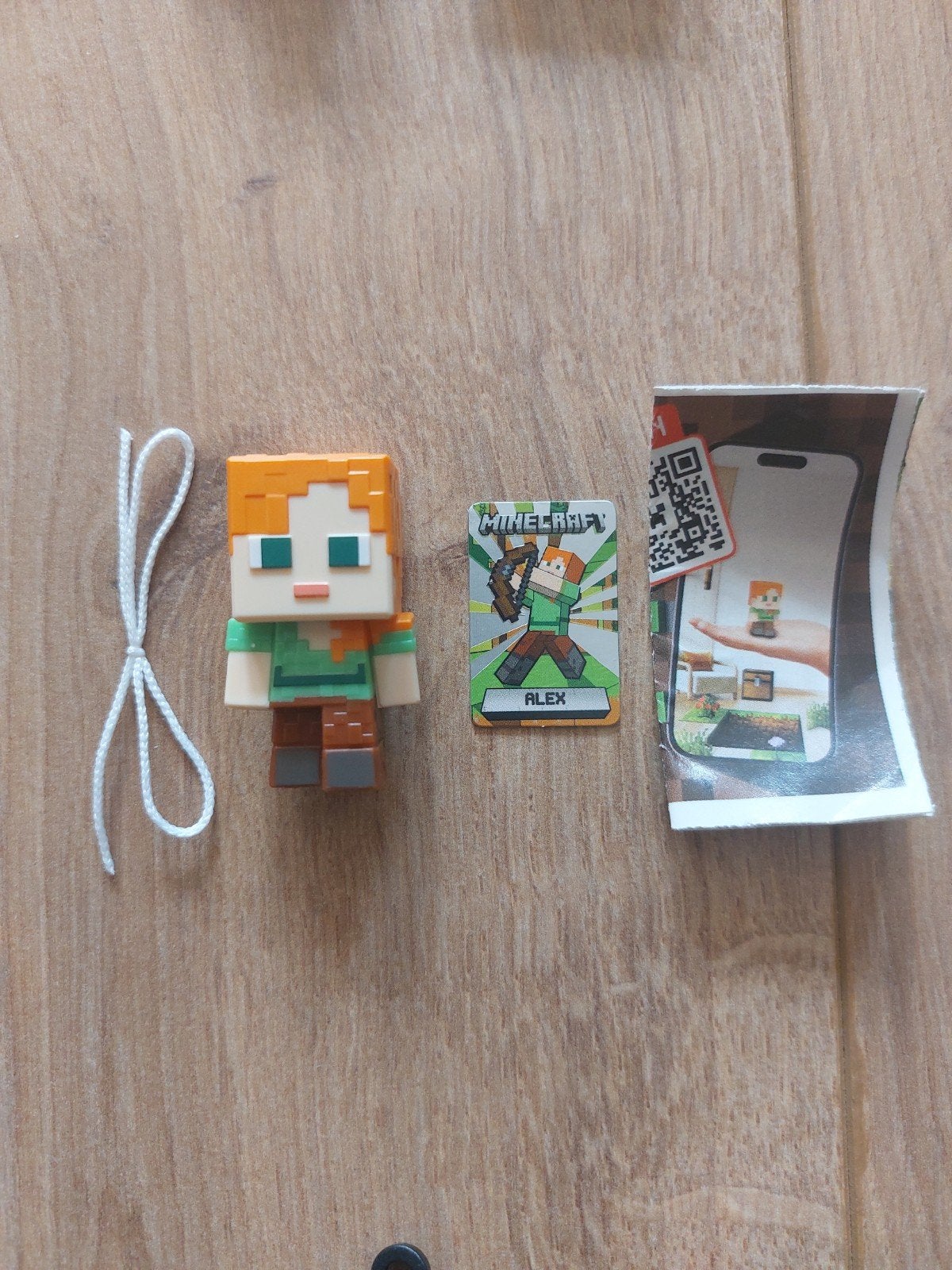 Kinder Joy Minecraft Alex figuur met kaartje, Ophalen of Verzenden, Nieuw