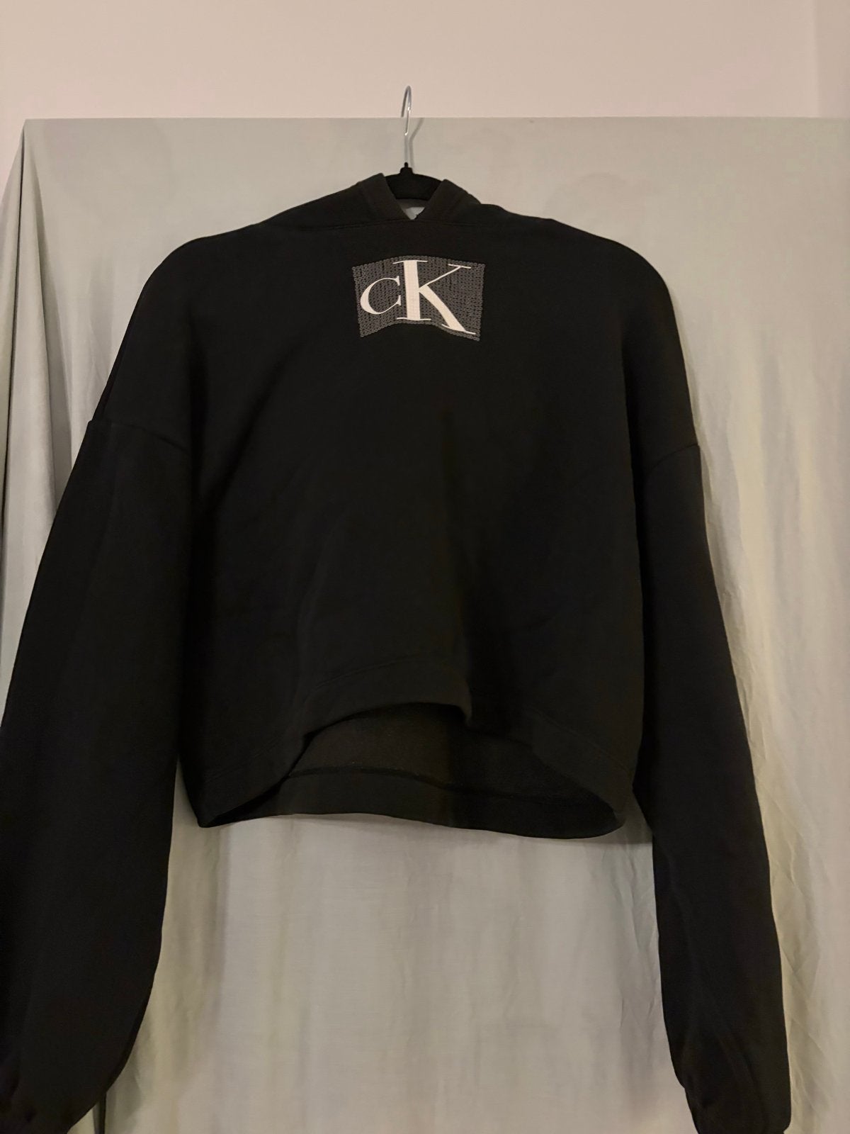 Calvin Klein hoodie maat M met gaatjes, Ophalen of Verzenden, Gedragen, Maat 38/40 (M), Zwart