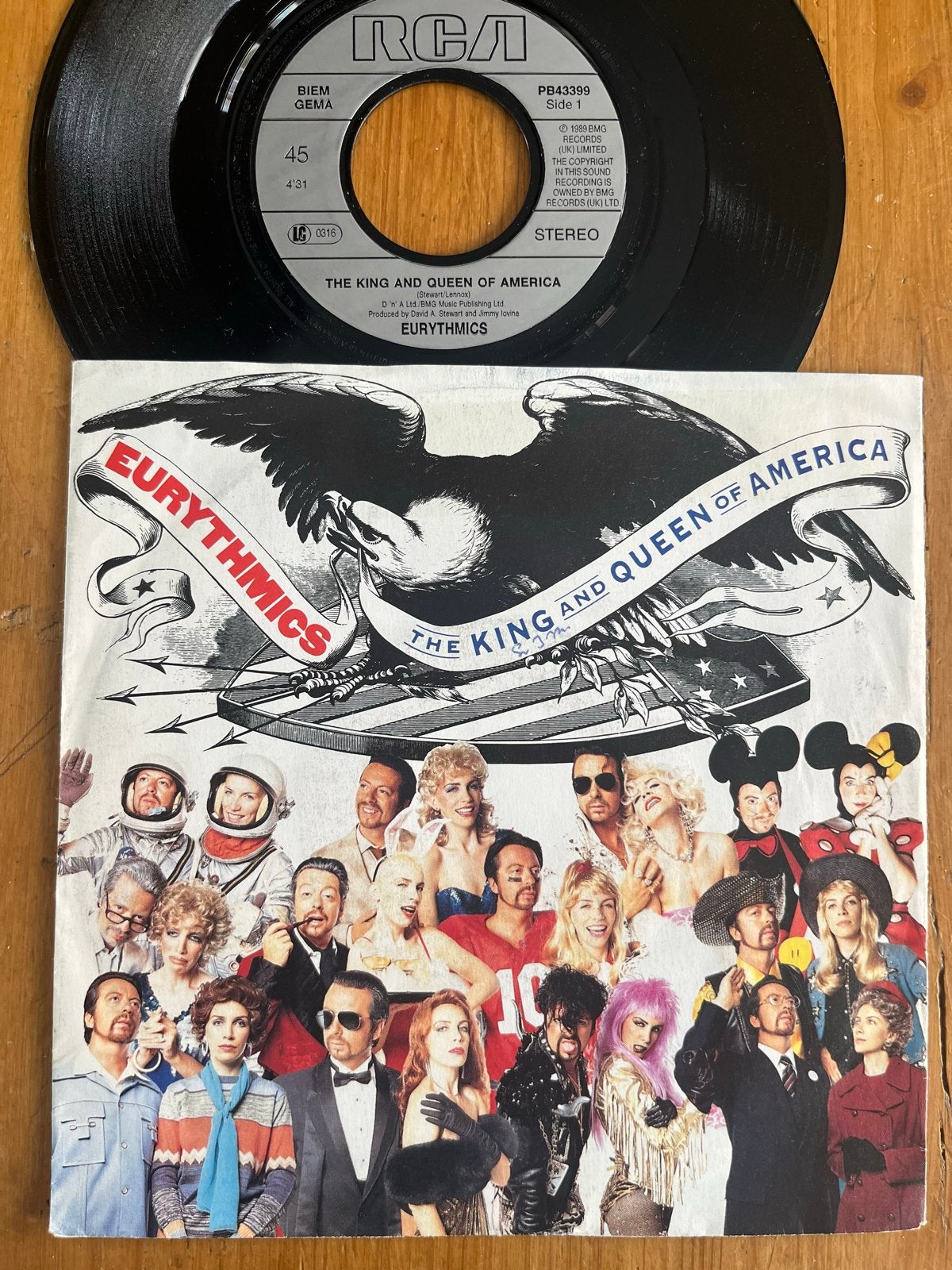 Eurythmics - The King And Queen Of America 7 inch single, Cd's en Dvd's, Vinyl Singles, Gebruikt, 7 inch, Pop, Fotohoes