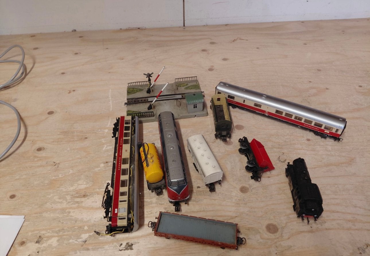 Märklin Trein Collectie met Veel Spullen en Gebouwen, Ophalen, Wisselstroom, Märklin, Gebruikt