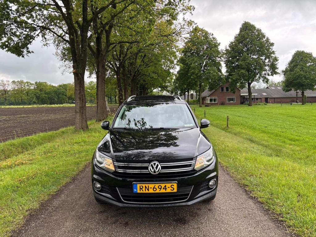 Volkswagen Tiguan 1.4 TSI Comf.&Design| Pano | Distributieke, Auto's, Euro 5, 15 km/l, Alcantara, Zwart
