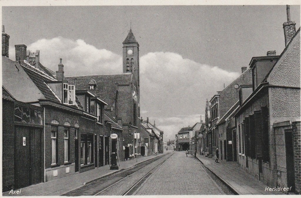 AXEL Kerkdreef met Esso Pomp en Tramrails 1946, Verzenden, 1940 tot 1960, Gelopen, Zeeland