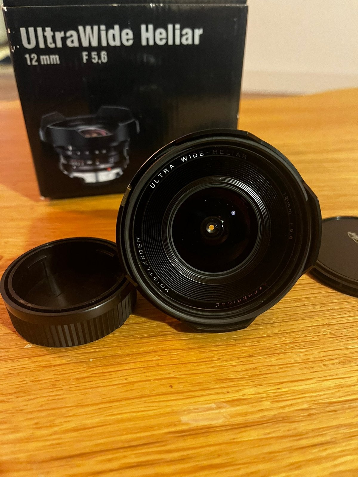 Voigtländer UltraWide Heliar 12mm f5.6 Asph II Leica M Mount, Ophalen, Zo goed als nieuw, Groothoeklens
