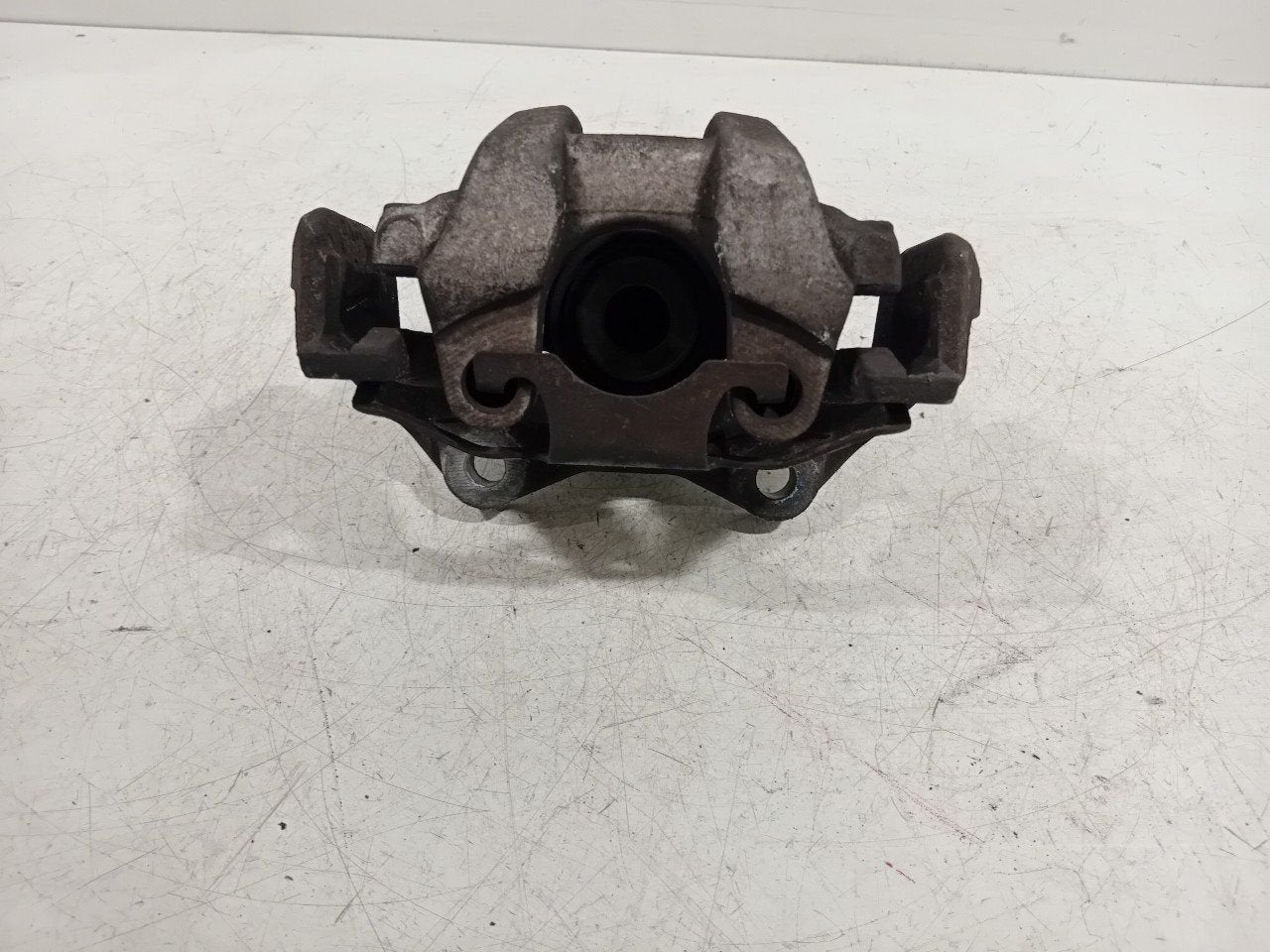 Remklauw rechts achter Mercedes-Benz E-Klasse, Onderdelen@venauto.nl, Van der Ven Autorecycling B.V., Gebruikt, Ettenseweg 76, 4706 PB Roosendaal, The Netherlands