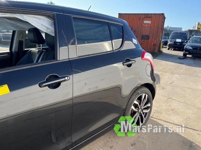 Portier 4Deurs links-achter van een Suzuki Swift, Gebruikt, -, Deur, -