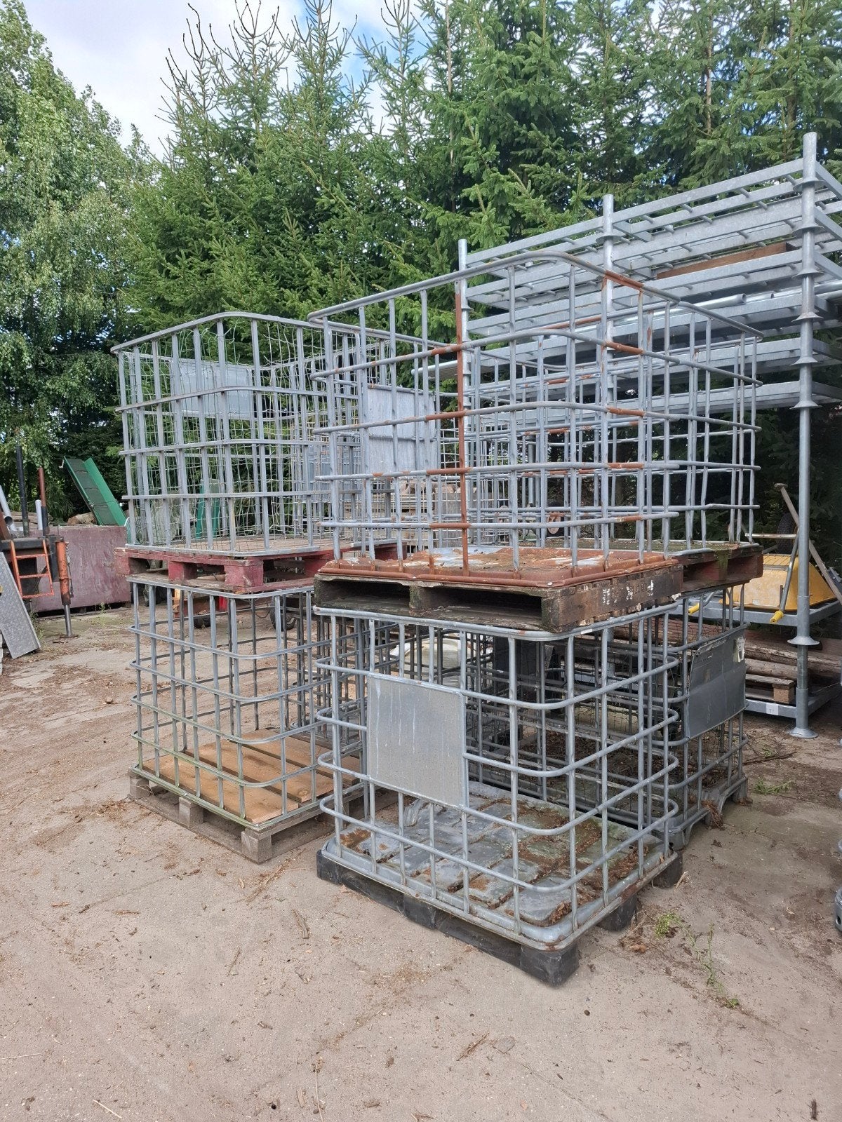 IBC Bakken - Perfect voor Brandhout Opslag (8 stuks), Doe-het-zelf en Verbouw, Kratten en Dozen, Ophalen, Gebruikt, 100 cm of meer